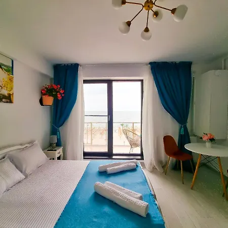 Frontalview - Dolcevita Studio - Beach Mamaia アパート *